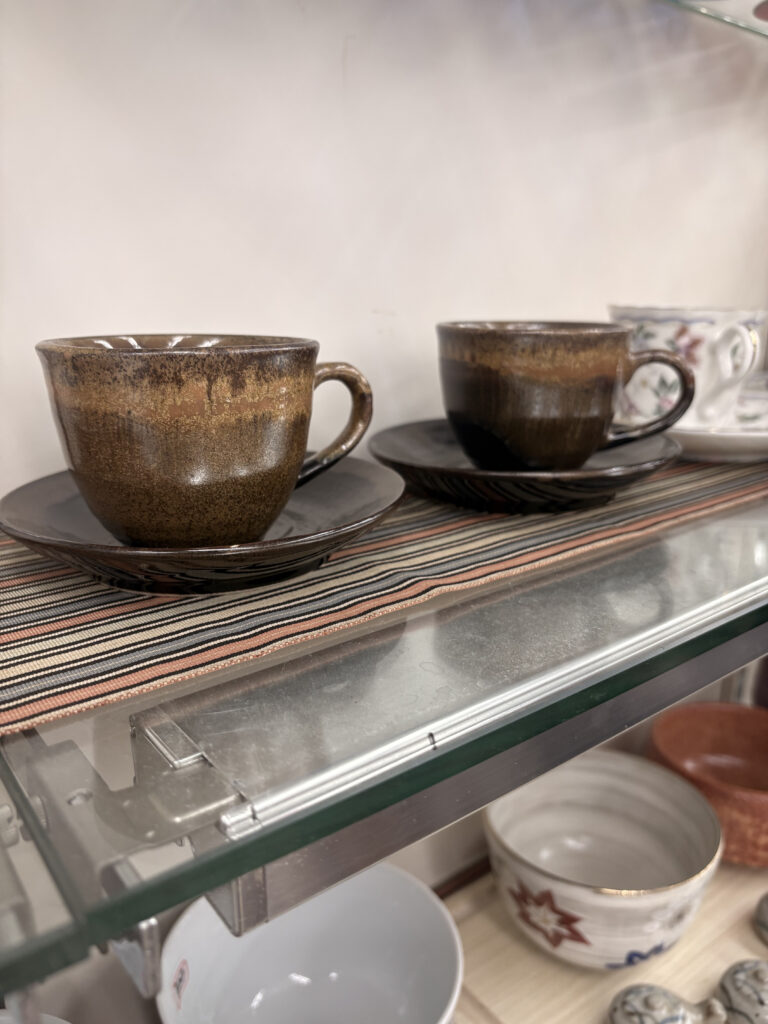 陶器のコーヒーカップ&ソーサー【未使用品】